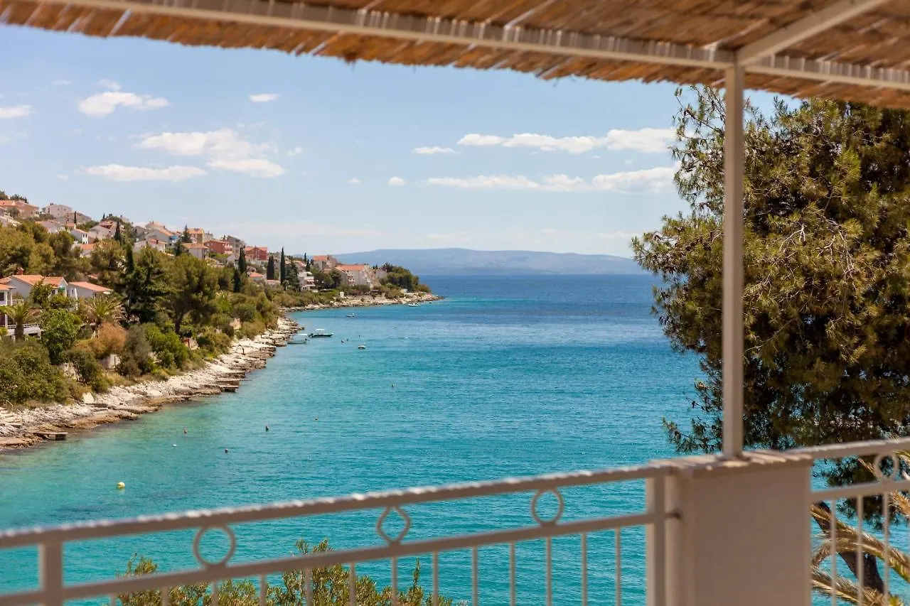 Holiday Home Duje تروغير